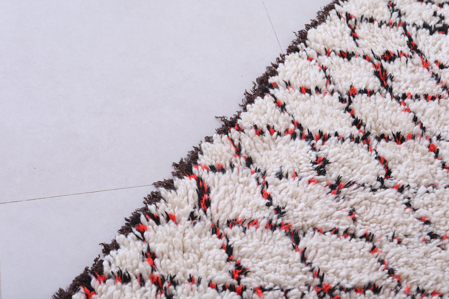 Vintage handmade moroccan berber runner rug 2.8 FT X 5.3 FT