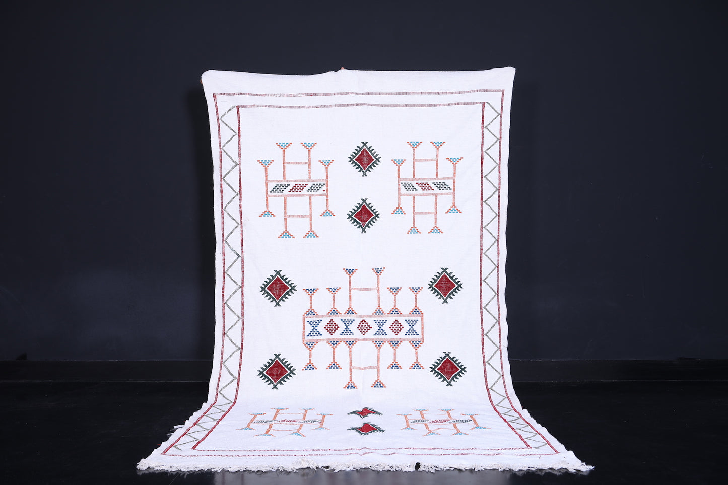 Moroccan Handwoven kilim rug 5.5ft x 9.5ft