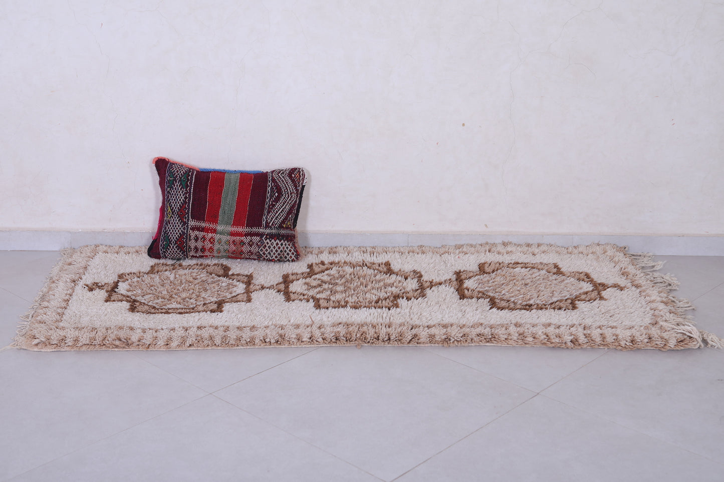 Vintage handmade moroccan berber runner rug 2.6 FT X 6.5 FT