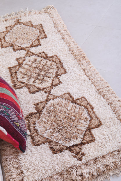 Vintage handmade moroccan berber runner rug 2.6 FT X 6.5 FT