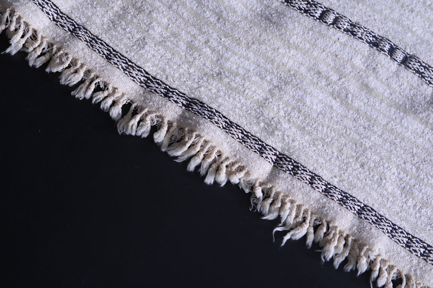 Moroccan berber rug blanket 3.7 FT X 5.2 FT