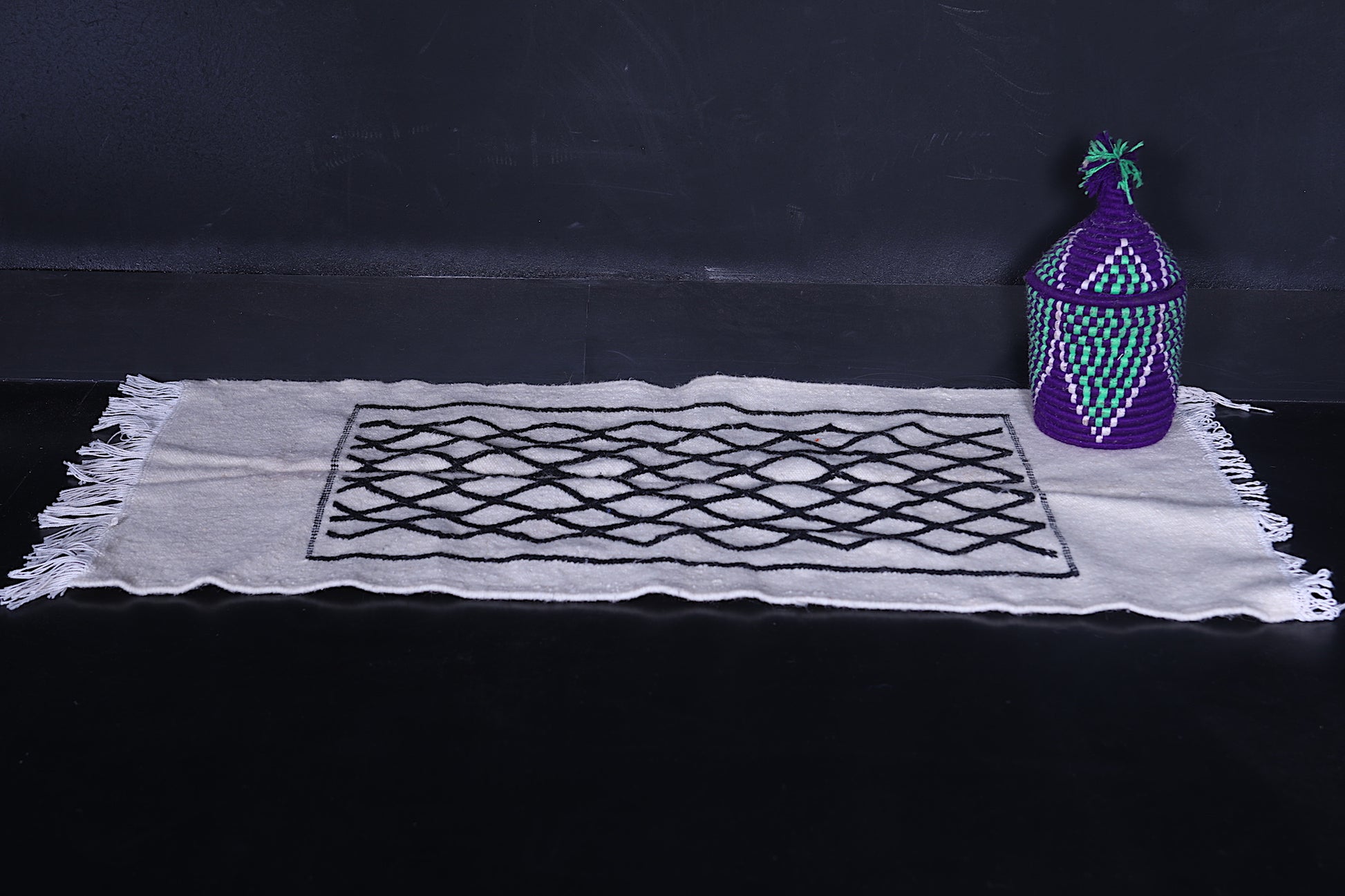 Moroccan handwoven kilim rug 2 FT X 4 FT