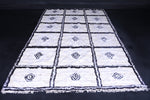 Large Moroccan Azilal rug 5.5 x 9.8 Feet
