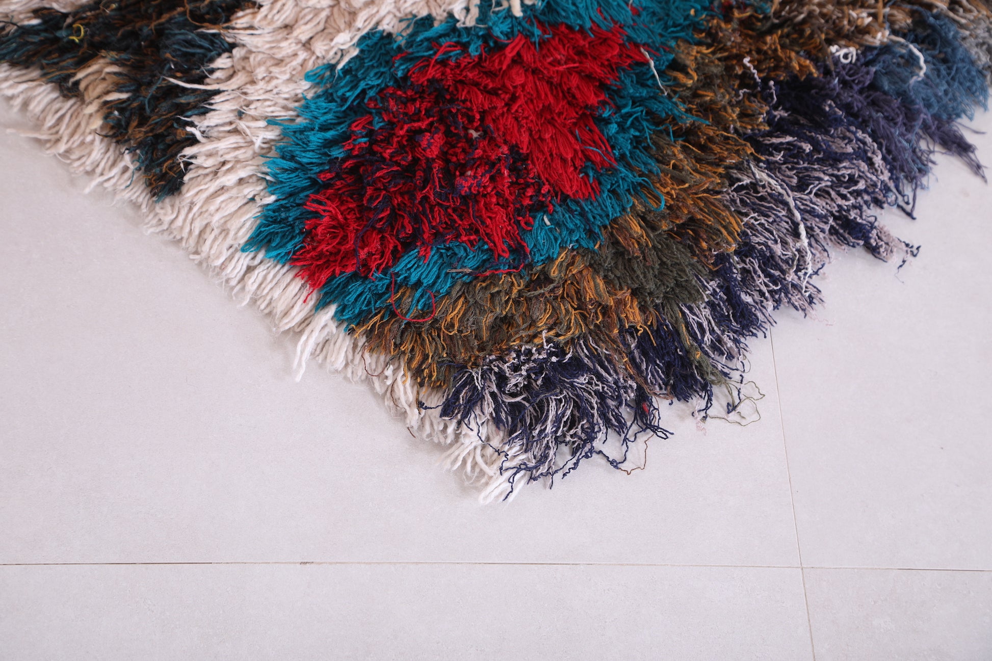 Hallway shaggy Moroccan rug 2.8 X 6.1 Feet
