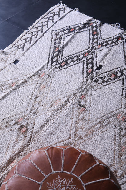 moroccan trellis rug 5.3 X 7 Feet