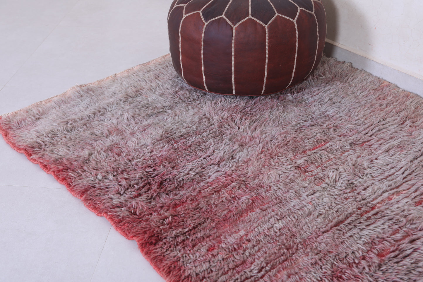 Vintage handmade moroccan berber runner rug 3.9 FT X 6.9 FT