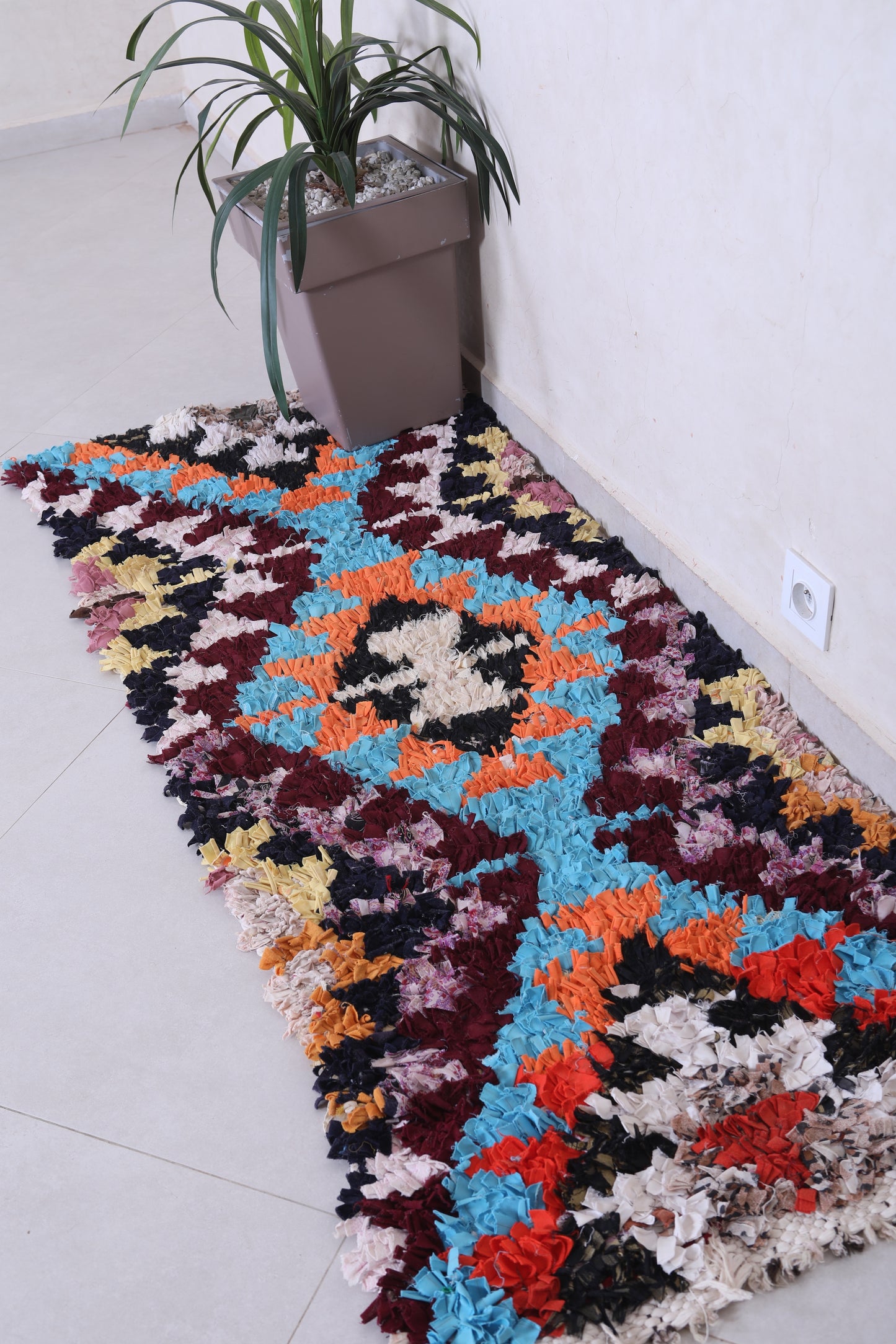 Colorful shaggy hallway rug 2.1 X 3.8 Feet