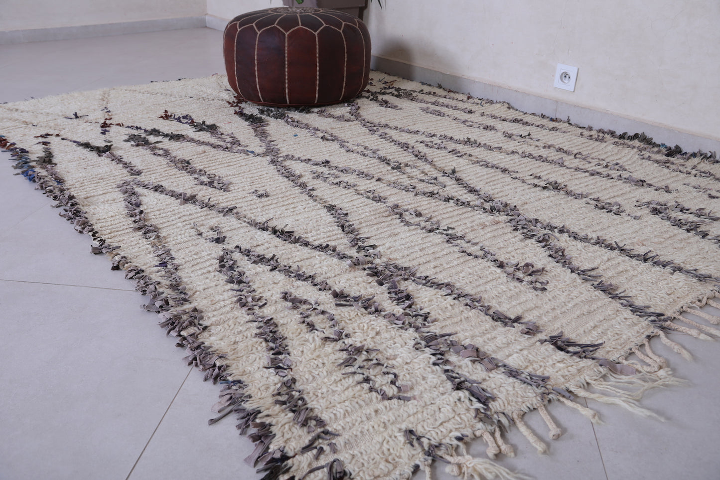 Vintage moroccan rug 5.4 X 7.6 Feet