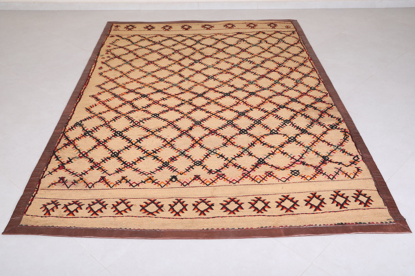 Moroccan rug 5.9 FT X 8.9 FT