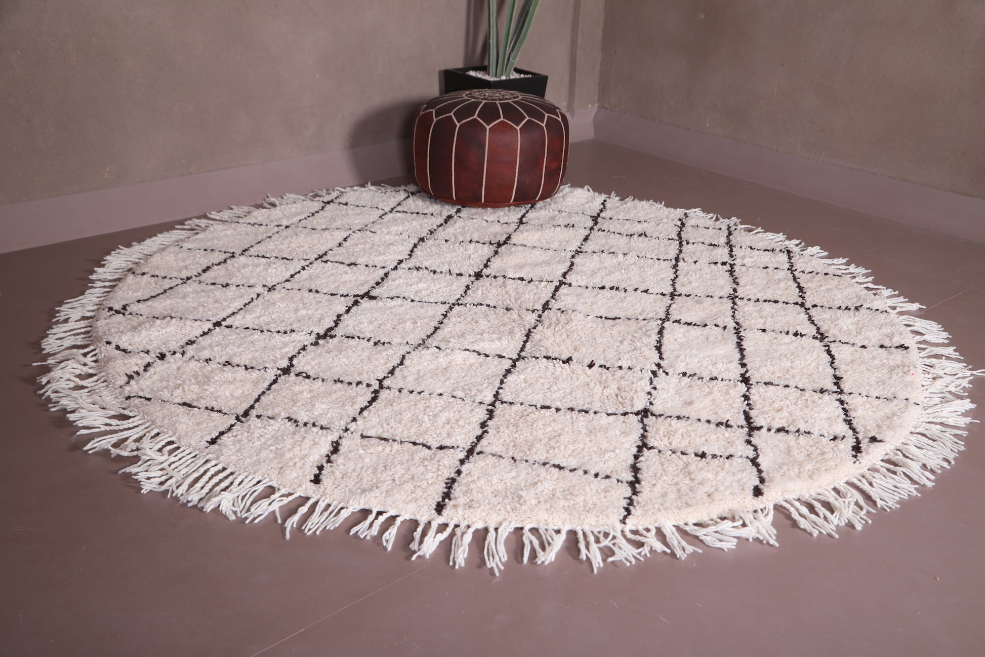 Round handmade rug - Custom rounded berber rug