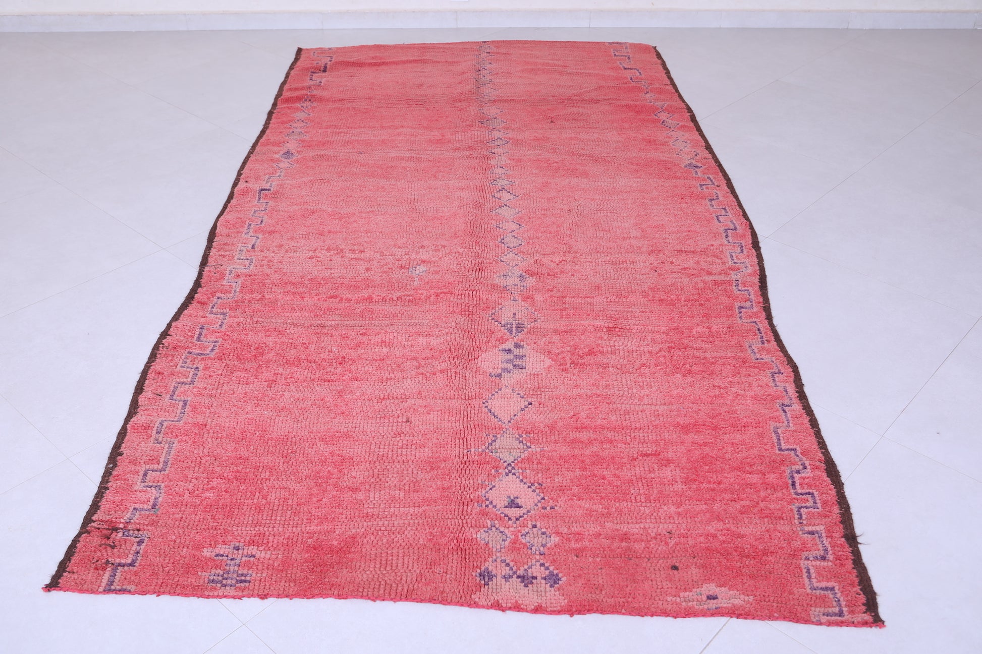 Vintage handmade moroccan berber rug 5 FT X 9 FT