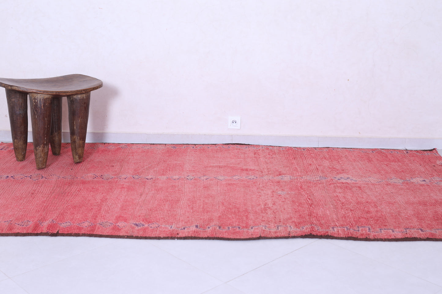 Vintage handmade moroccan berber rug 5 FT X 9 FT