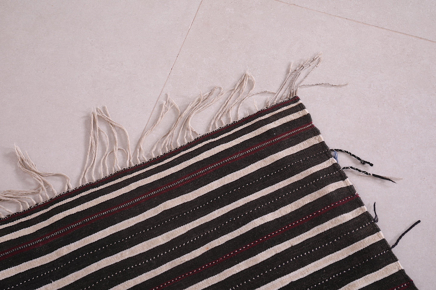 Moroccan handwoven kilim rug 3.5 FT X 4.8 FT