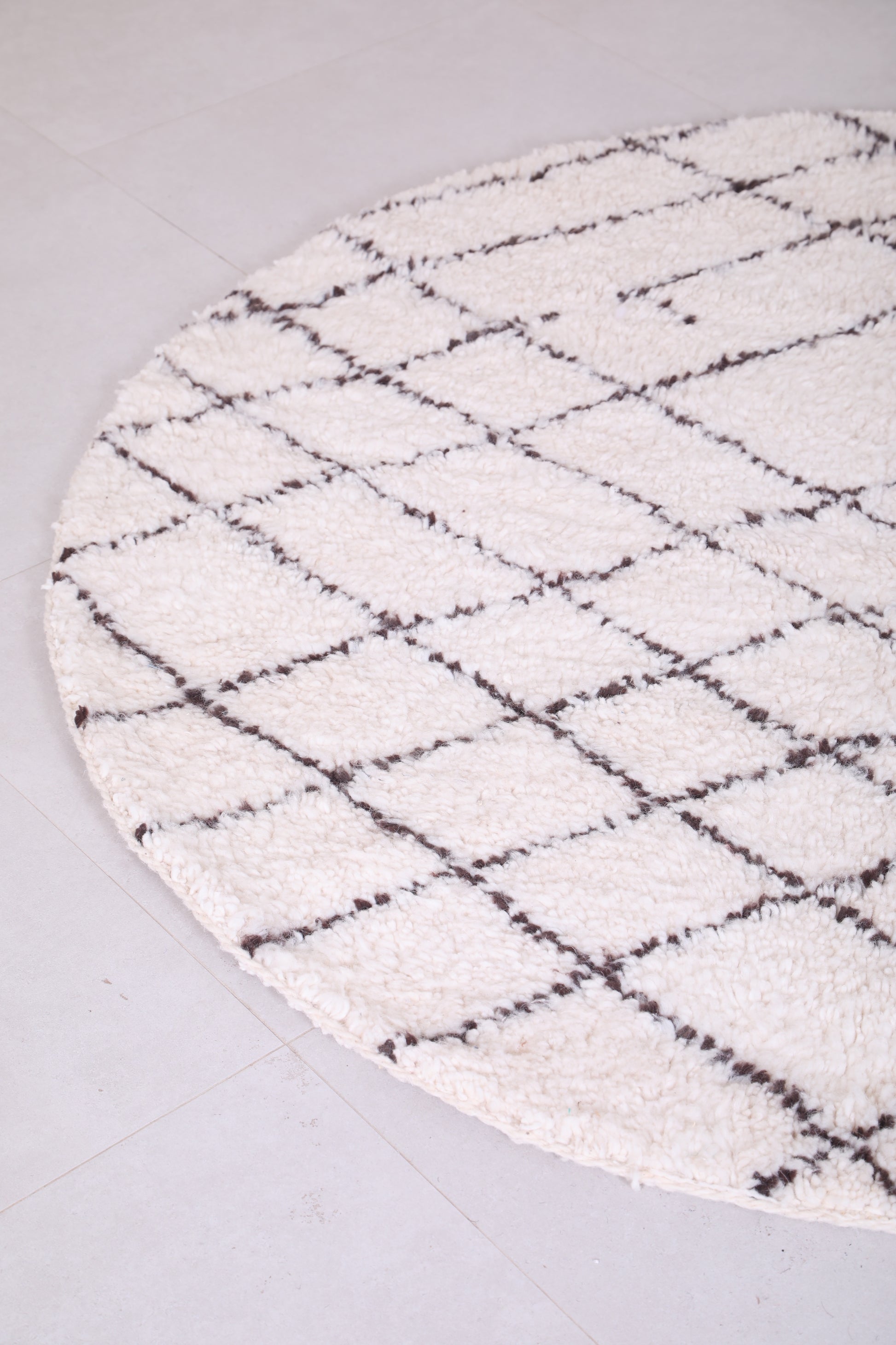 Custom Moroccan rug - Custom rounded handmade rug