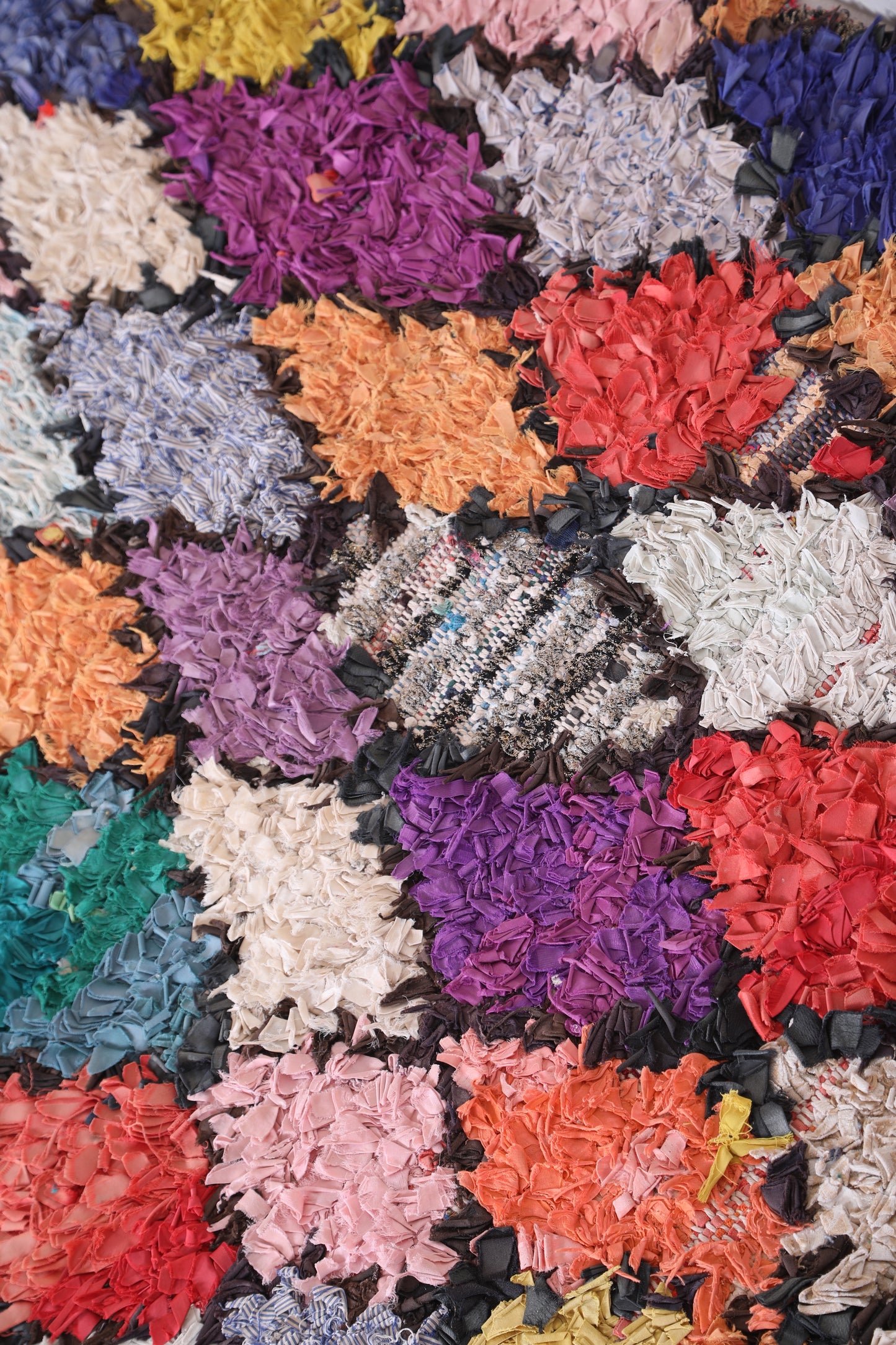 moroccan berber boucherouite rug 3.2 X 4.4 Feet