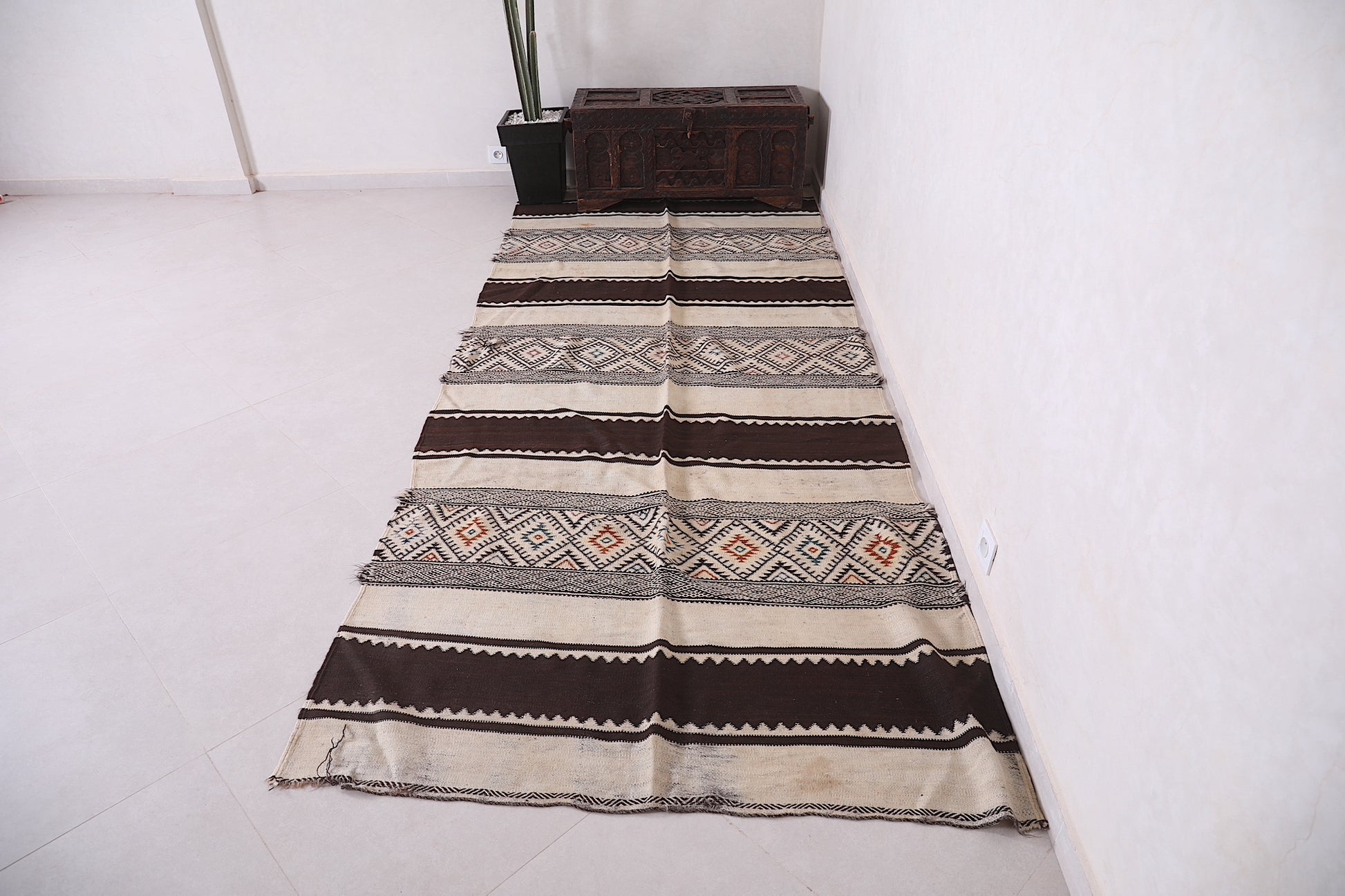Runner Moroccan kilim rug 4.5 FT X 11 FT , Zanafi berber