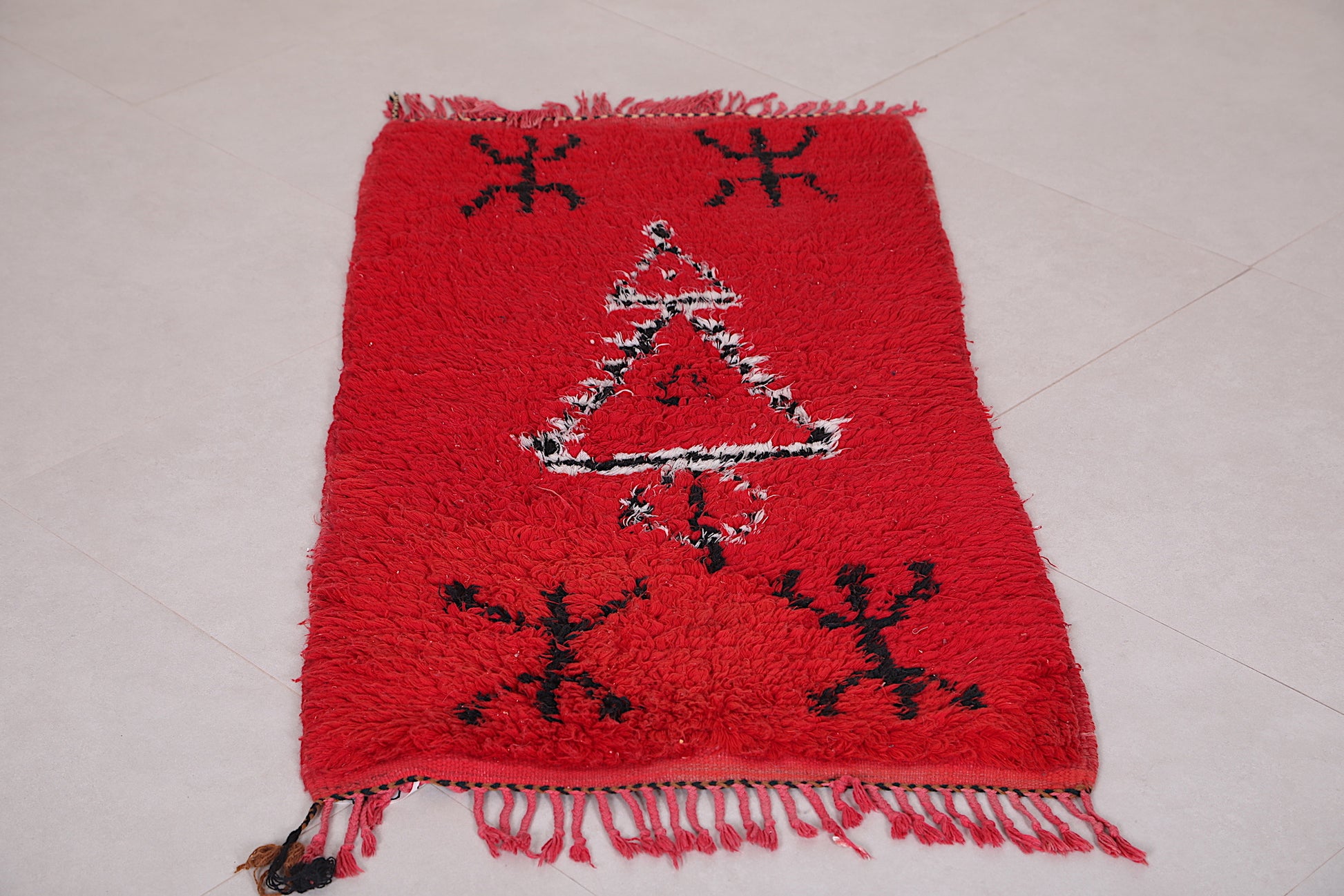 Red berber rug 2 X 4.1 Feet