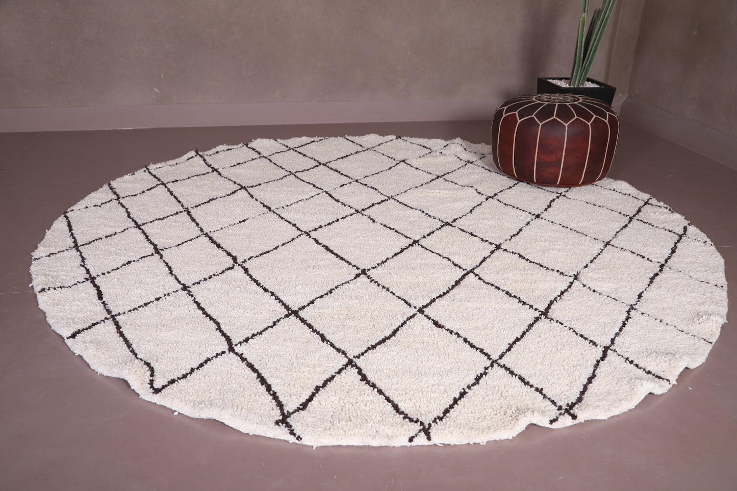 Round handmade rug - Custom rounded berber rug
