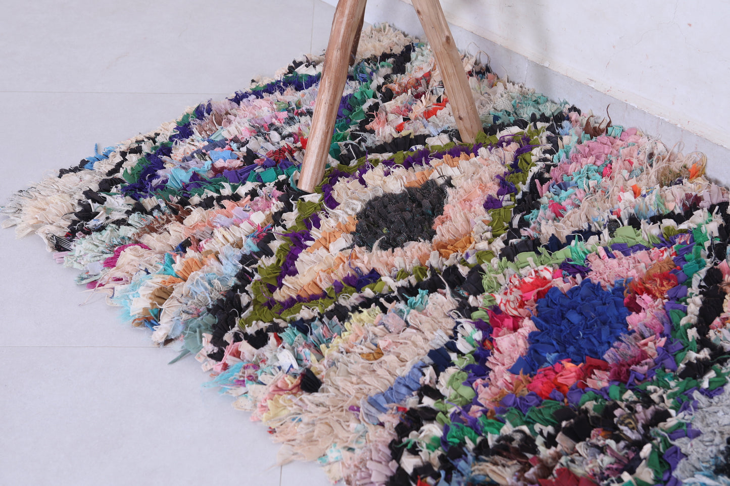 Vintage handmade moroccan boucherouite rug 2.4 FT X 5.8 FT