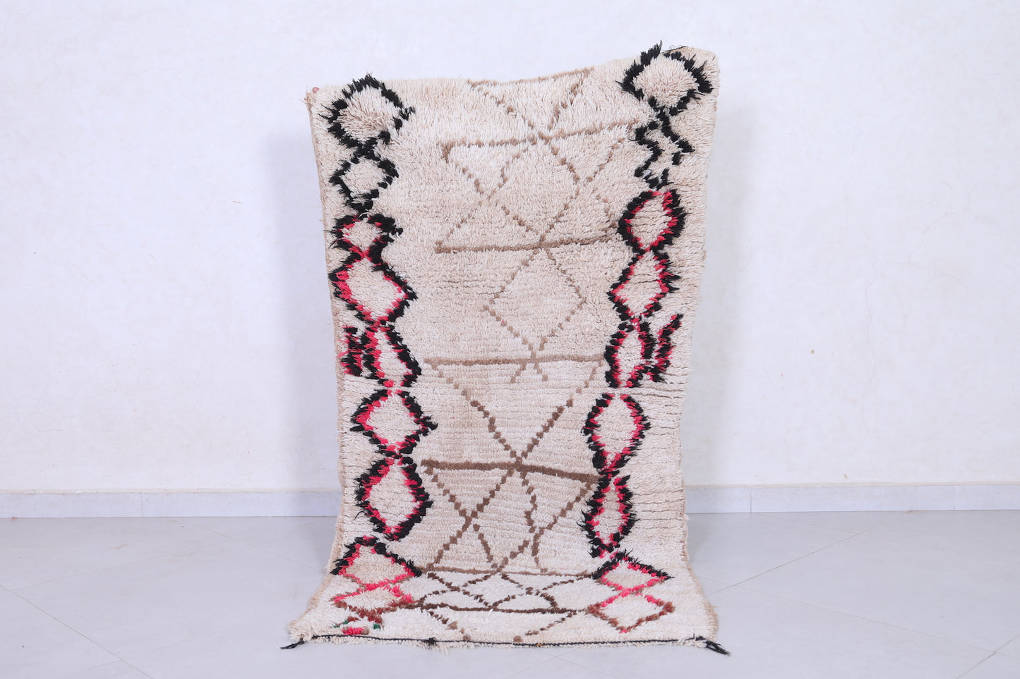 Vintage handmade moroccan berber runner rug 2.8 FT X 5.5 FT