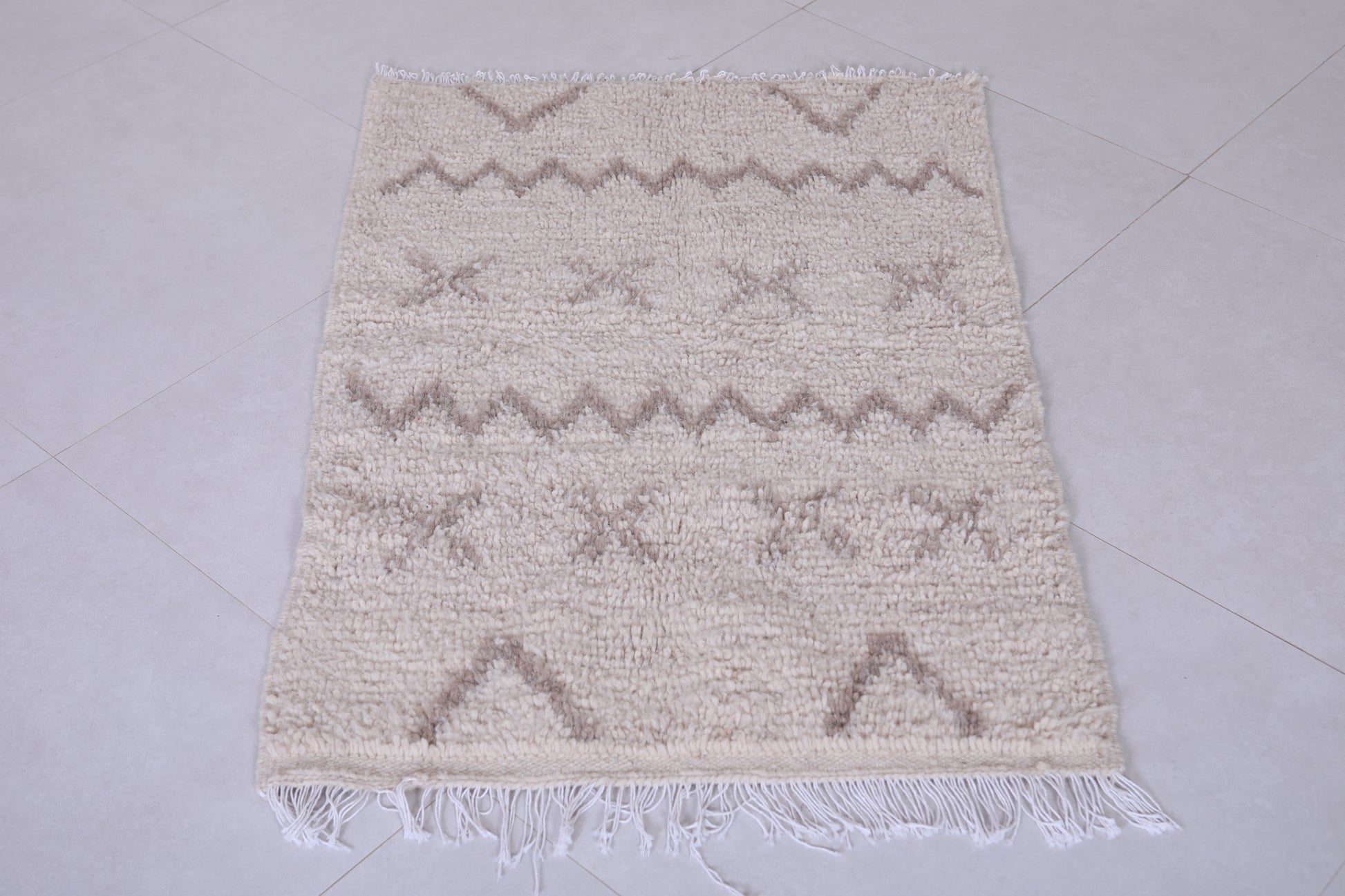moroccan handmade rug 2.4 X 3.6 Feet