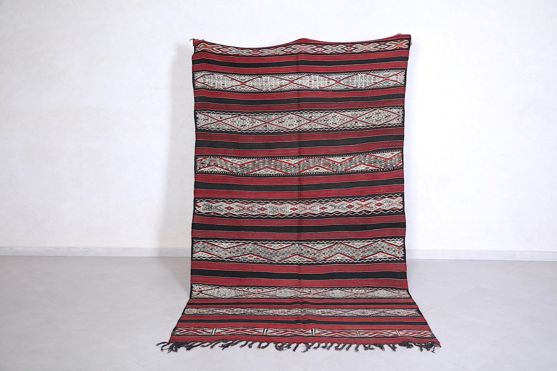 Hand woven Berber kilim 5.1 ft x 8.6 ft