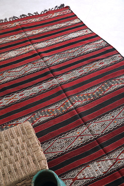 Hand woven Berber kilim 5.1 ft x 8.6 ft