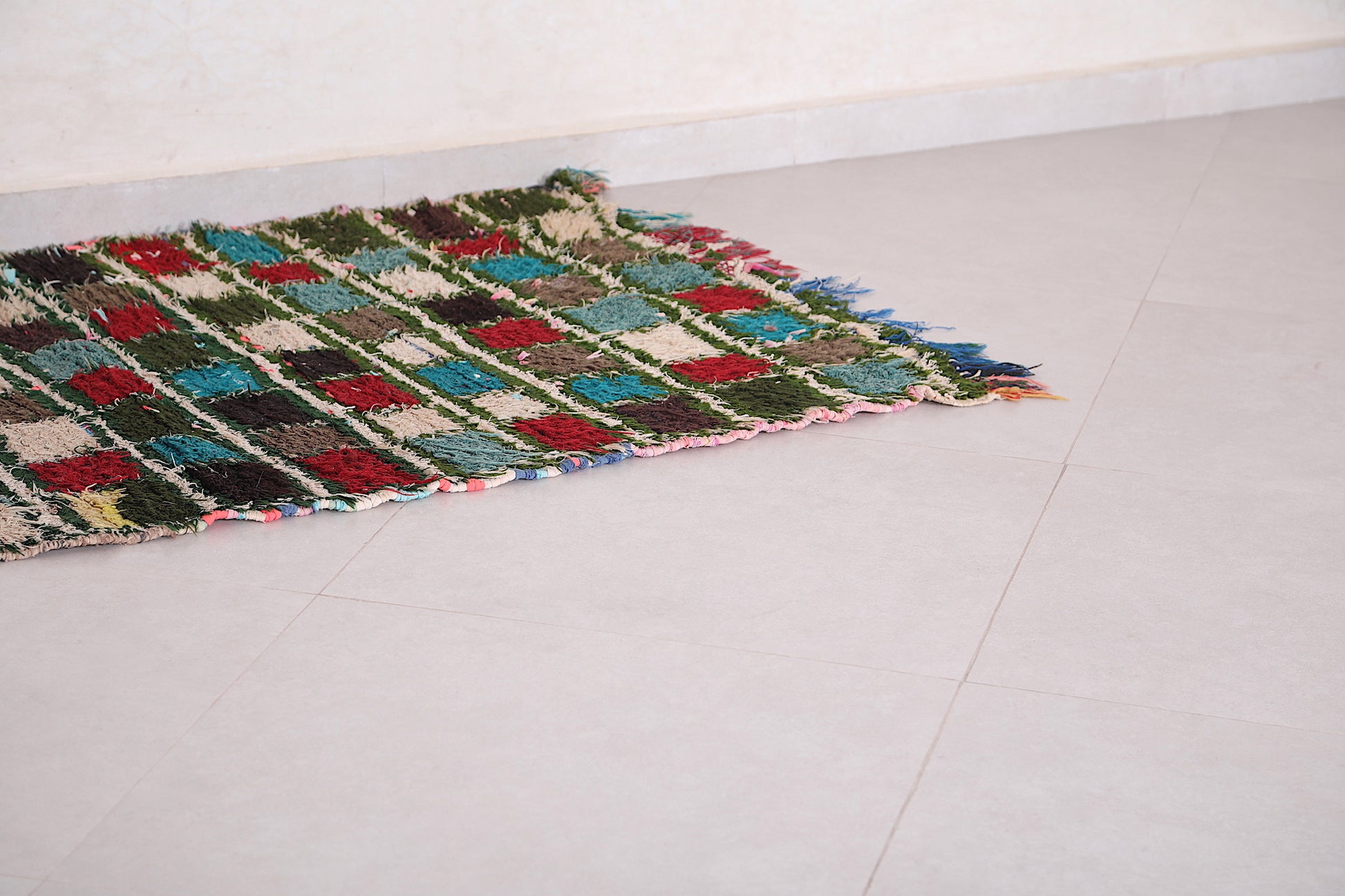 Moroccan Boucherouite rug  2.8 x 5.4 Feet