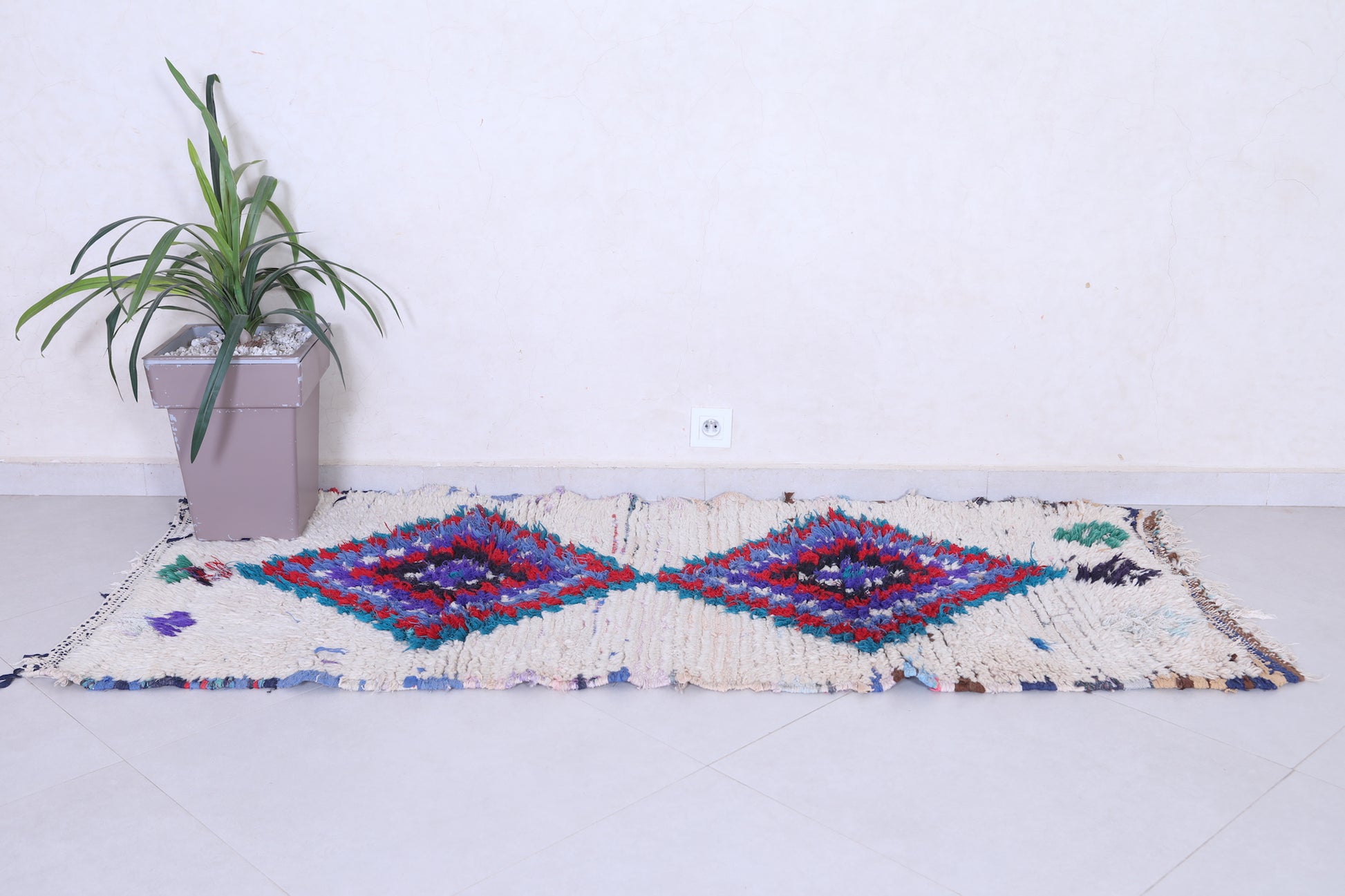 Vintage handmade moroccan berber runner rug 2.7 FT X 6.5 FT