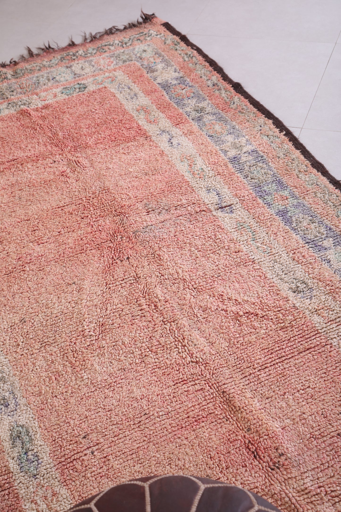 Vintage moroccan rug 4.6 X 9 Feet