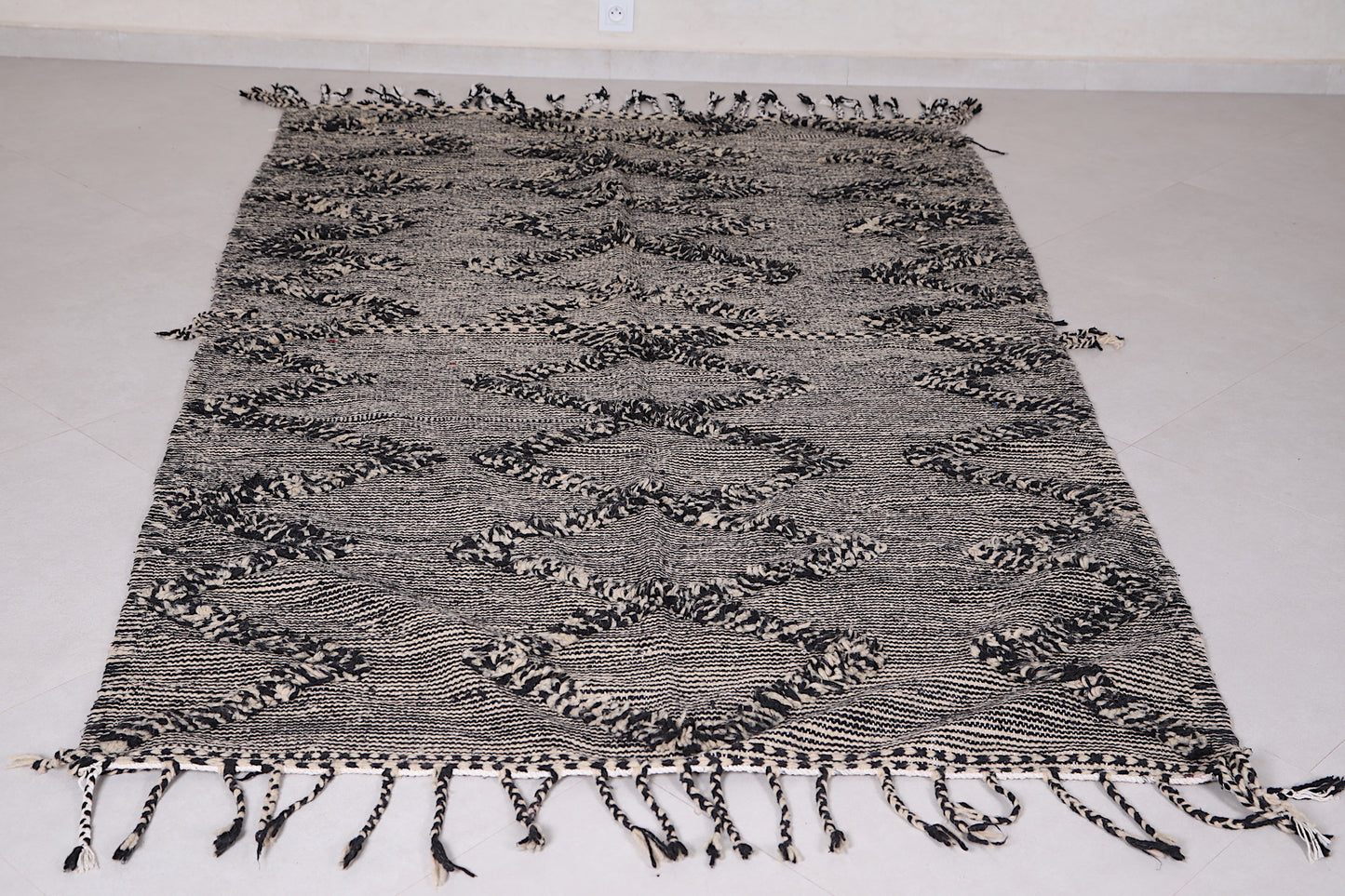 Gray Moroccan rug 5 FT X 8.3 FT