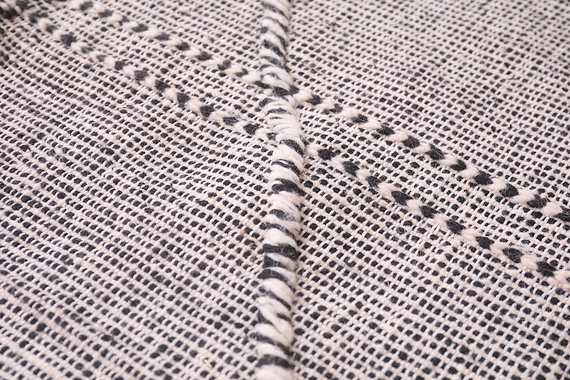 Vintage berber rug 3.3 FT X 4.6 FT