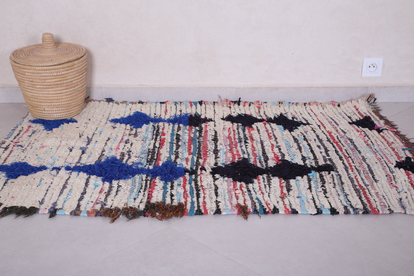 Vintage Moroccan rug 3.3 X 5 Feet