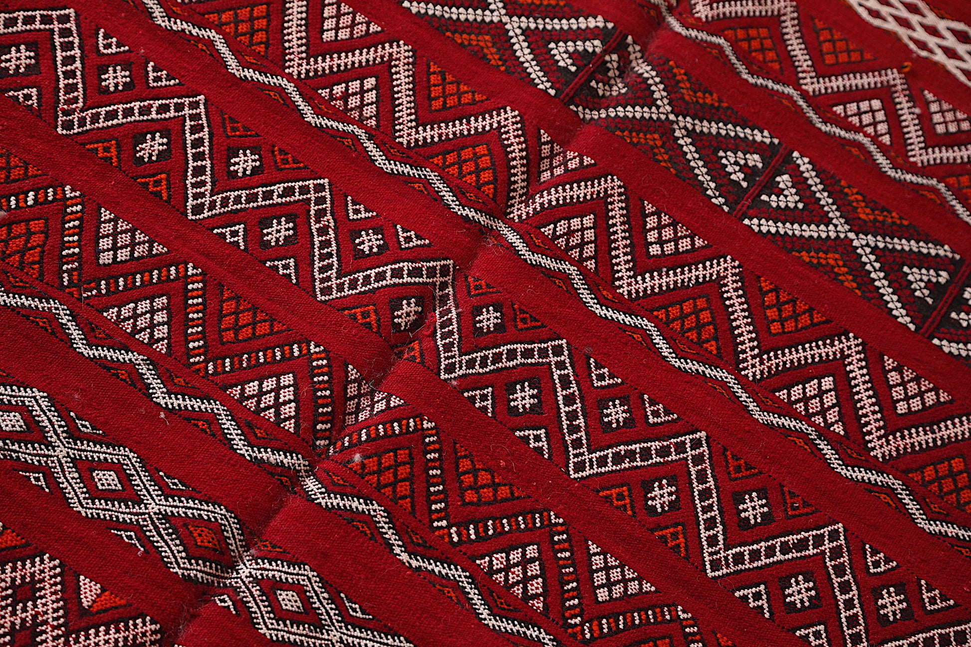 Hand Woven berber rug 5.4ft x 9.9ft
