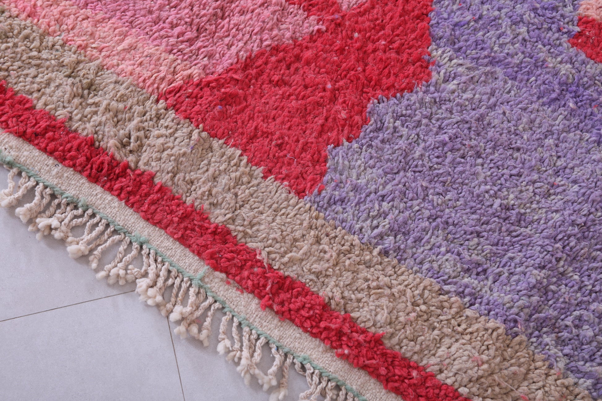 Colourful handmade moroccan berber rug 4.9 FT X 7.7 FT