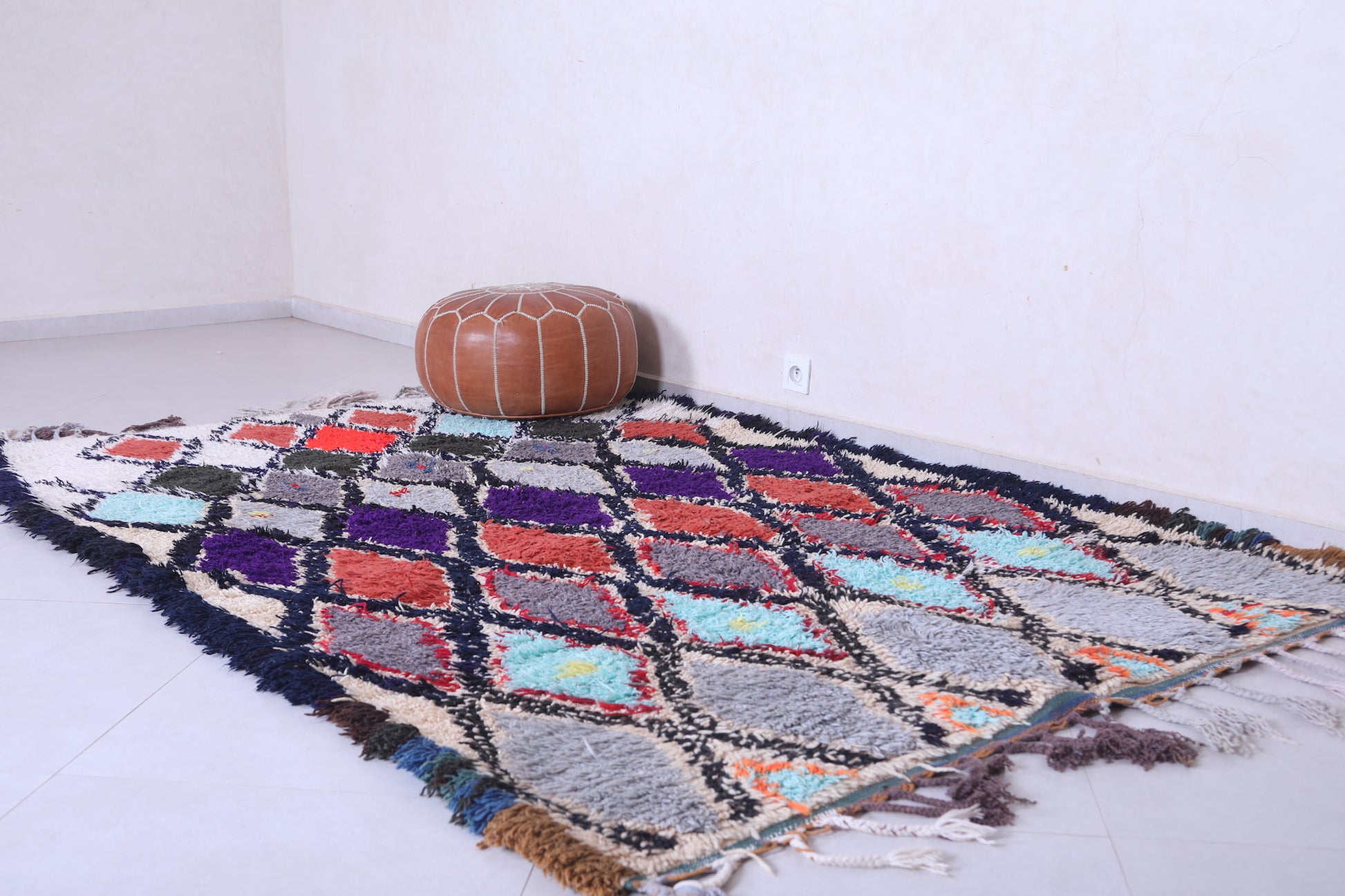 Vintage moroccan rug 5.3 X 8.3 Feet