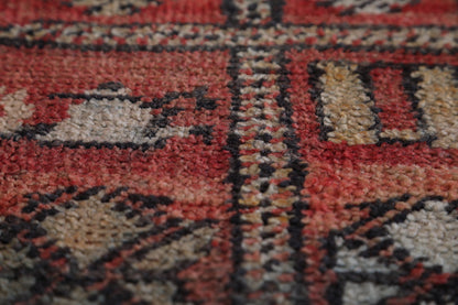 Moroccan rug 3.9 X 4.8 Feet
