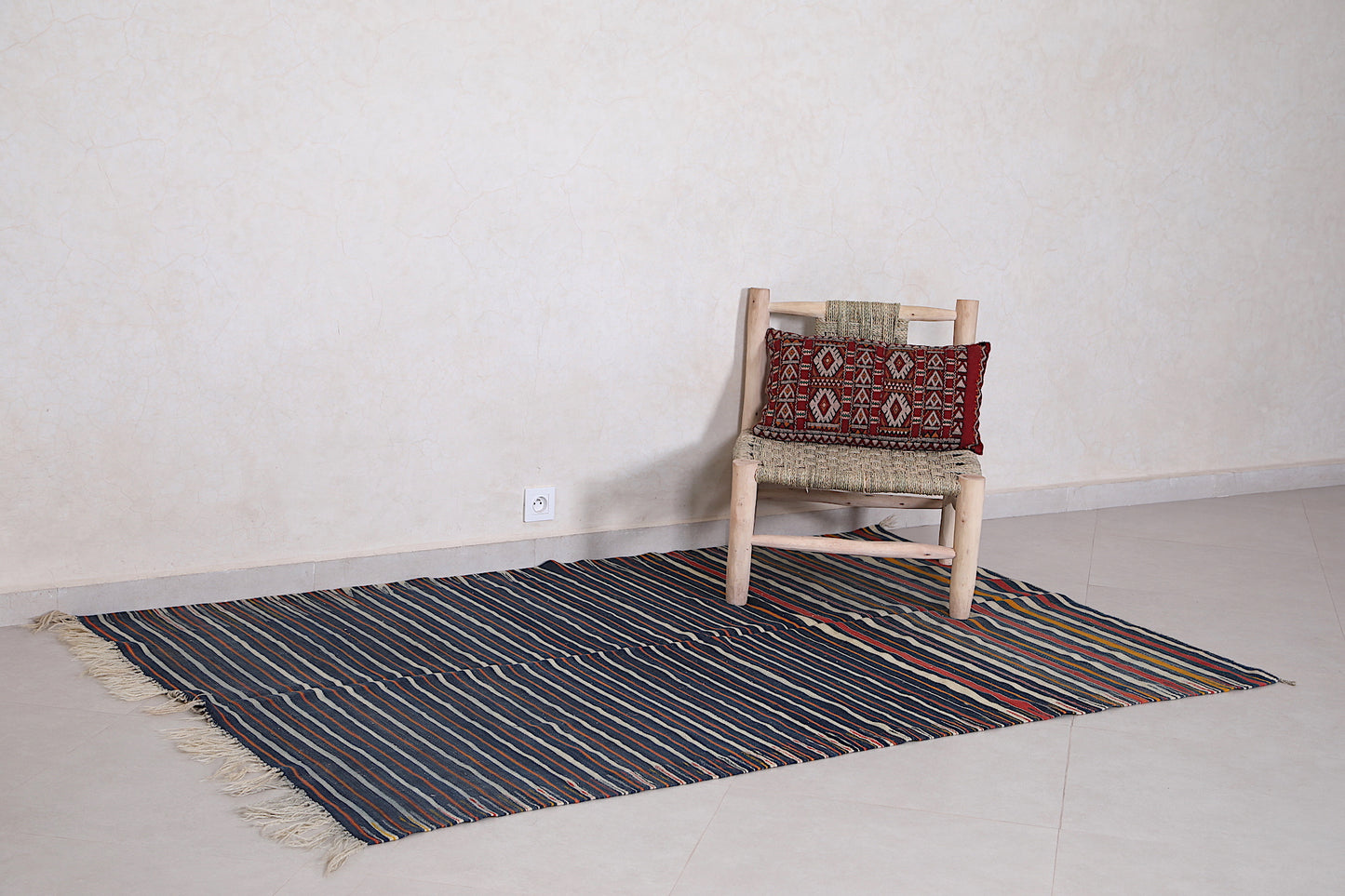 Handwoven Moroccan rug kilim 4.7 FT X 7.3 FT