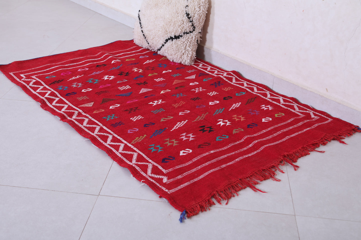 Red moroccan handwoven kilim rug 3.1 FT X 4.6 FT