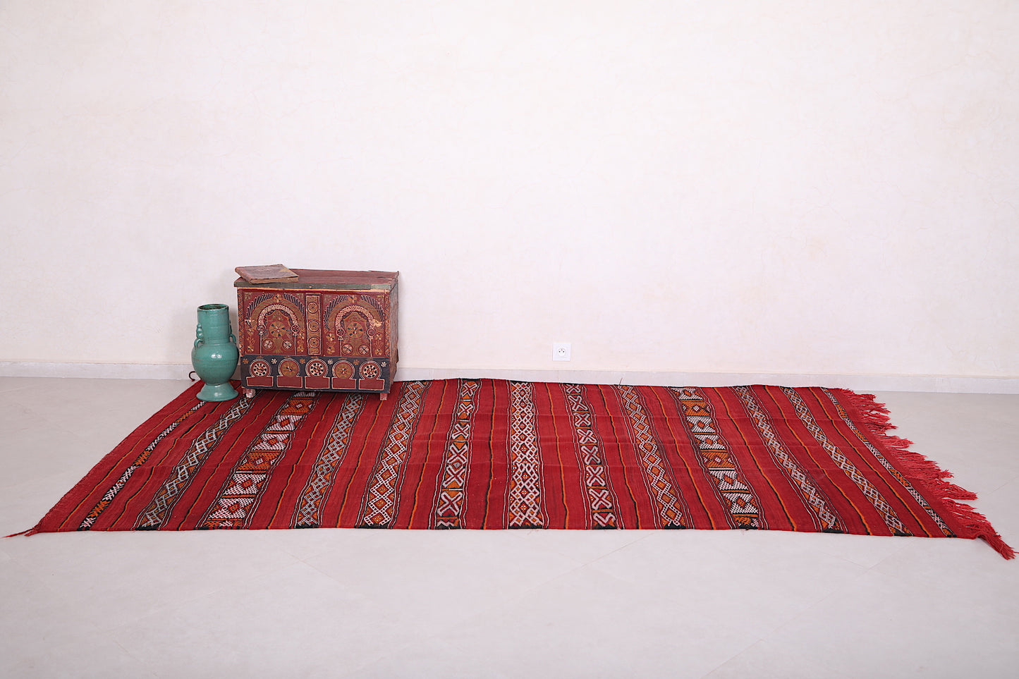 Handwoven Moroccan rug 5.5 FT X 9.9 FT