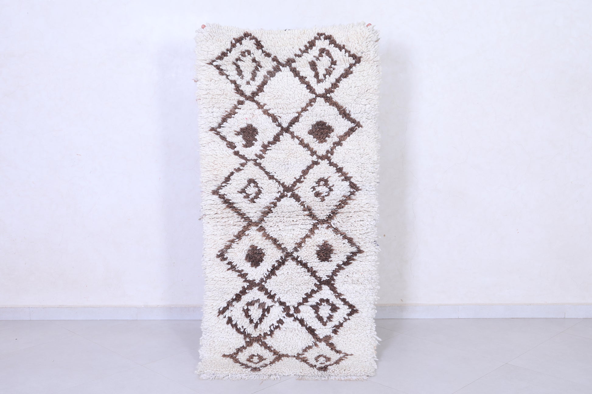 Vintage handmade moroccan berber runner rug 2.6 FT X 5.2 FT