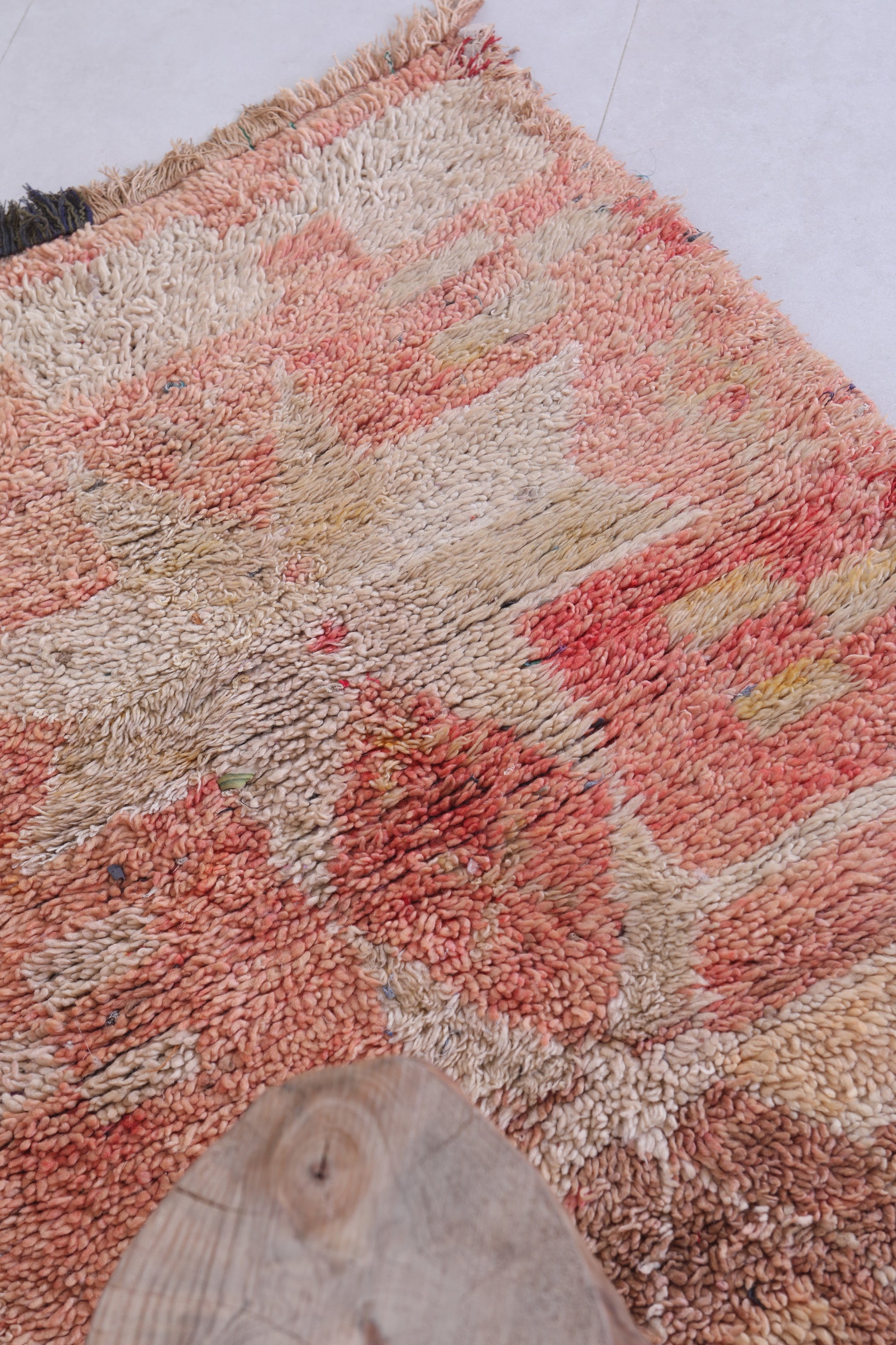 Vintage handmade moroccan berber runner rug 2.9 FT X 4.6 FT