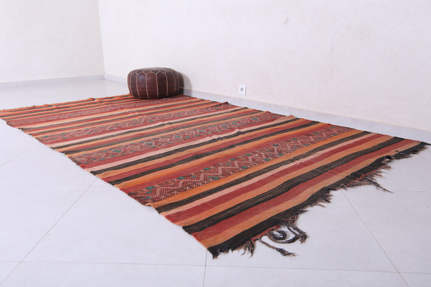 Vintage handmade moroccan rug 6 X 10 Feet - moroccan rug
