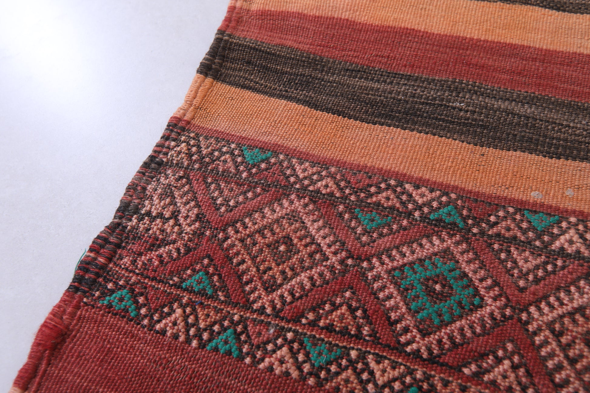 Vintage handmade moroccan rug 6 X 10 Feet - moroccan rug
