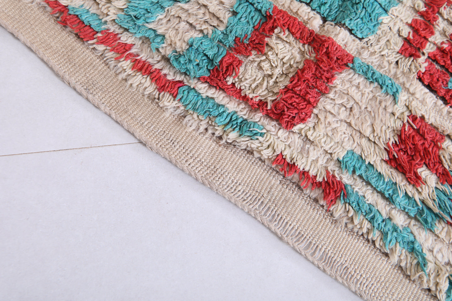 Vintage handmade moroccan rug 3.5 X 6.3 Feet