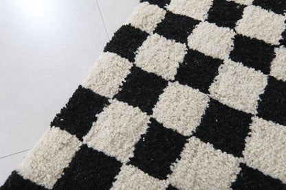 Moroccan berber rug 4.9 X 6.1 Feet - stripped rug