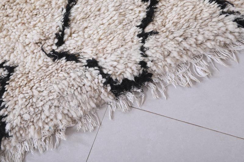 Minimalist Moroccan Berber Rug - 2.6 X 6.2 Feet - Boucherouite Rugs