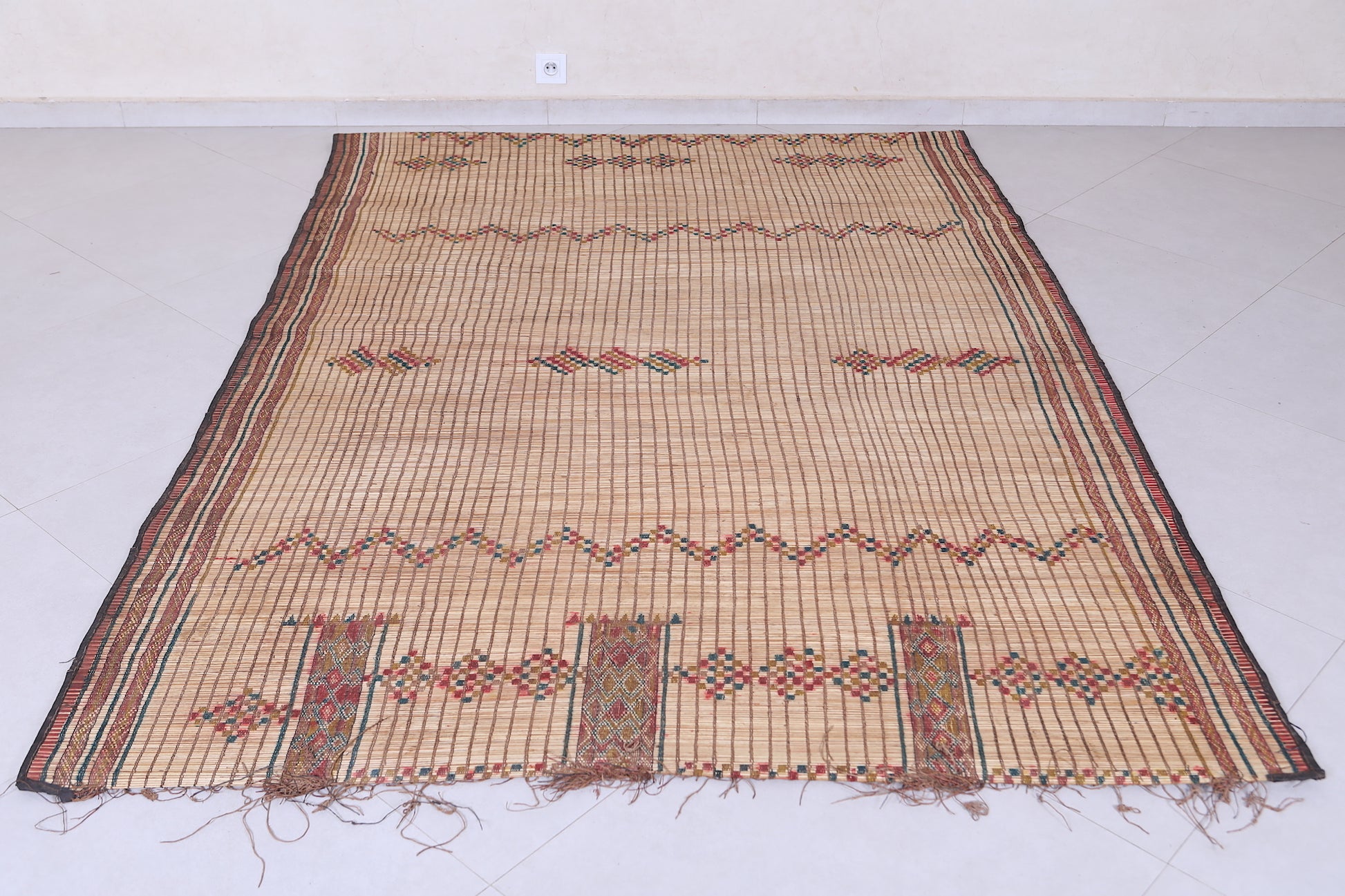 Tuareg rug 5.7 X 8.3 Feet