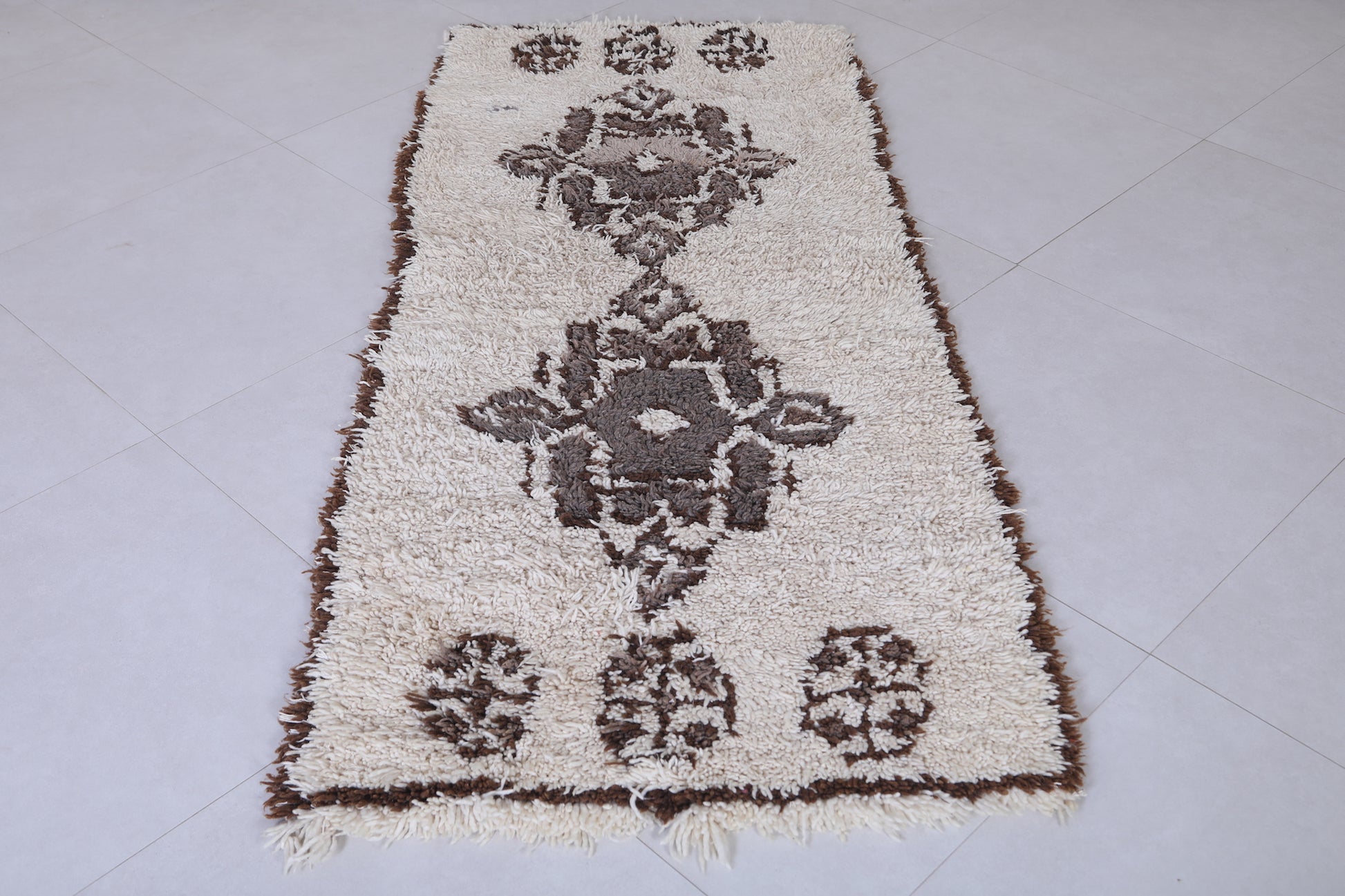 Moroccan rug 2.6 X 6.2 Feet