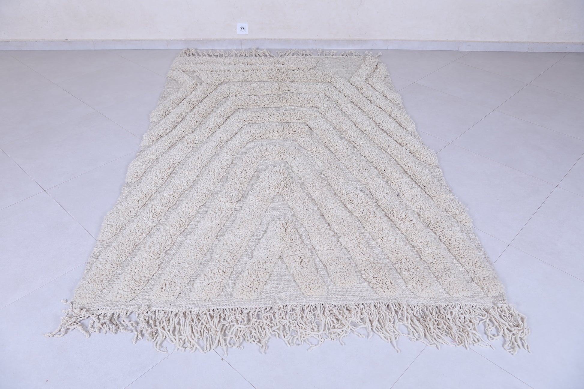 Moroccan rug 5.1 X 8.1 Feet